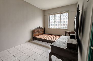 Vista Pinggiran, Taman Pinggiran Putra