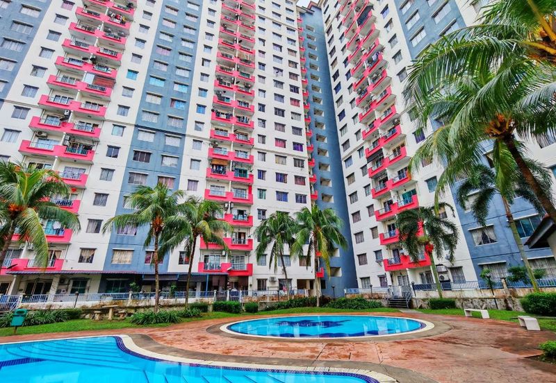 Vista Pinggiran, Taman Pinggiran Putra