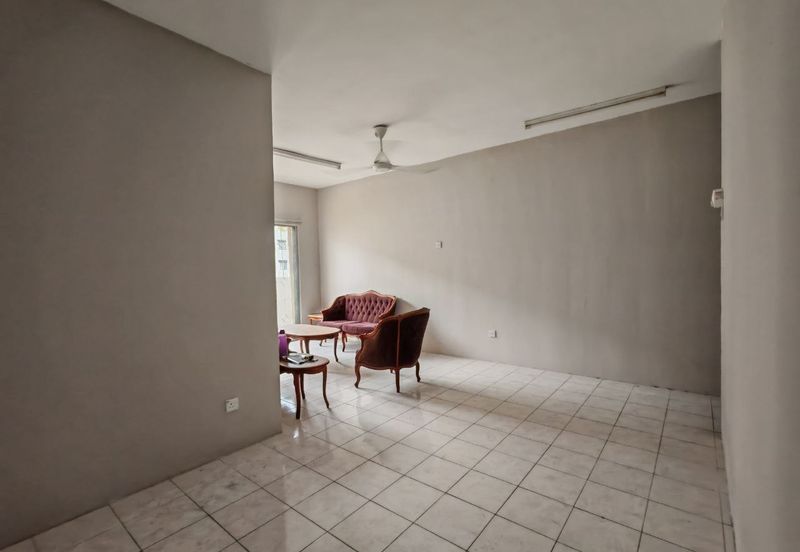 Vista Pinggiran, Taman Pinggiran Putra