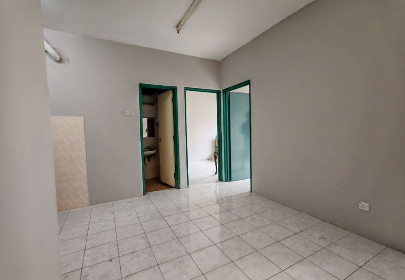 Vista Pinggiran, Taman Pinggiran Putra