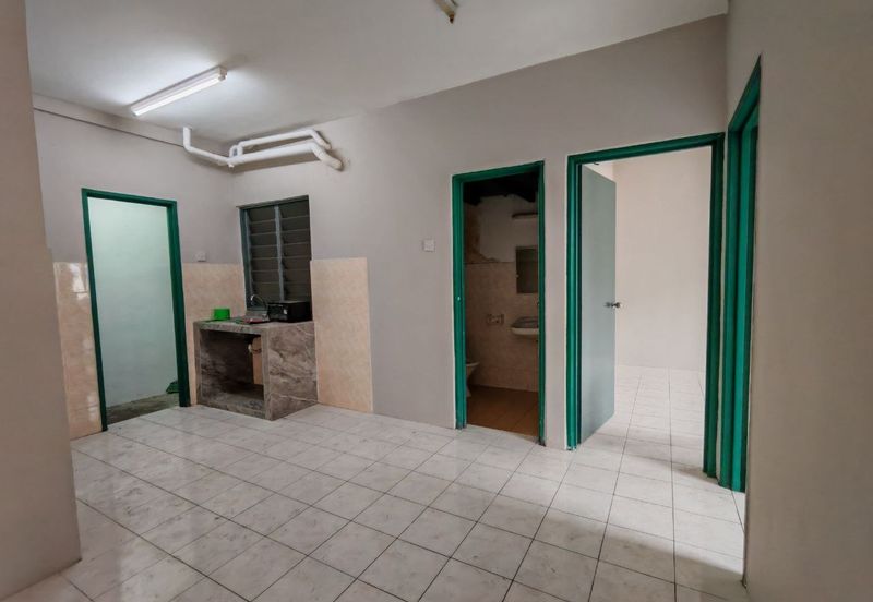 Vista Pinggiran, Taman Pinggiran Putra