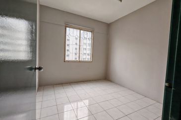 Vista Pinggiran, Taman Pinggiran Putra