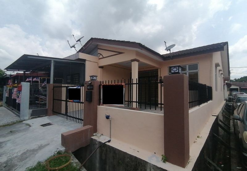 Taman Seroja, Bandar Baru Salak Tinggi