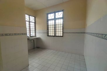 Taman Seroja, Bandar Baru Salak Tinggi