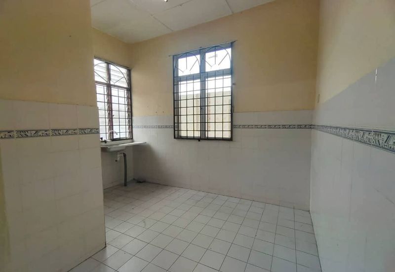 Taman Seroja, Bandar Baru Salak Tinggi