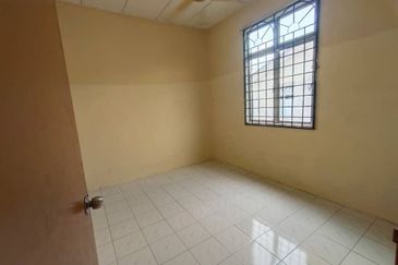 Taman Seroja, Bandar Baru Salak Tinggi