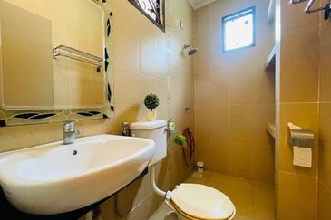 BANDAR ENSTEK (JENTAYU)