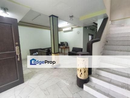 Renovated 2.5 Storey , Selangor, Subang Jaya