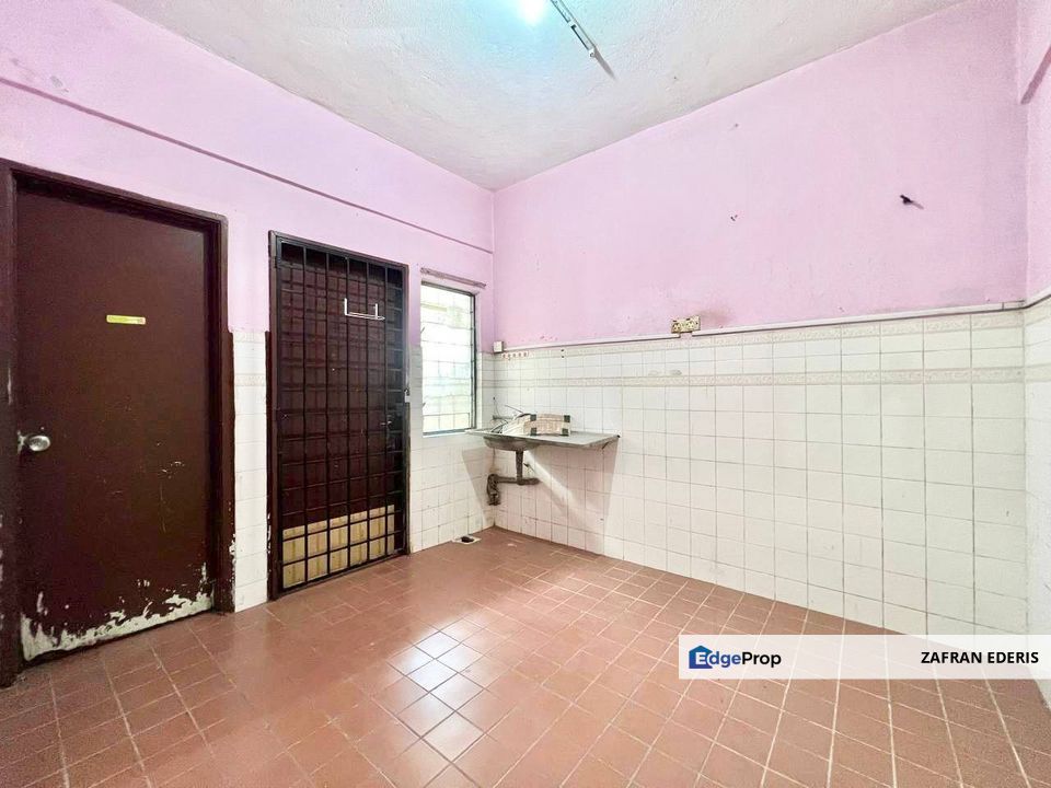 Double Storey Seksyen 3 Bandar Teknologi Kajang, Selangor, Semenyih