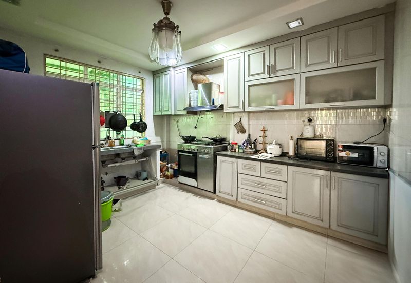 Taman Pinggiran Putra