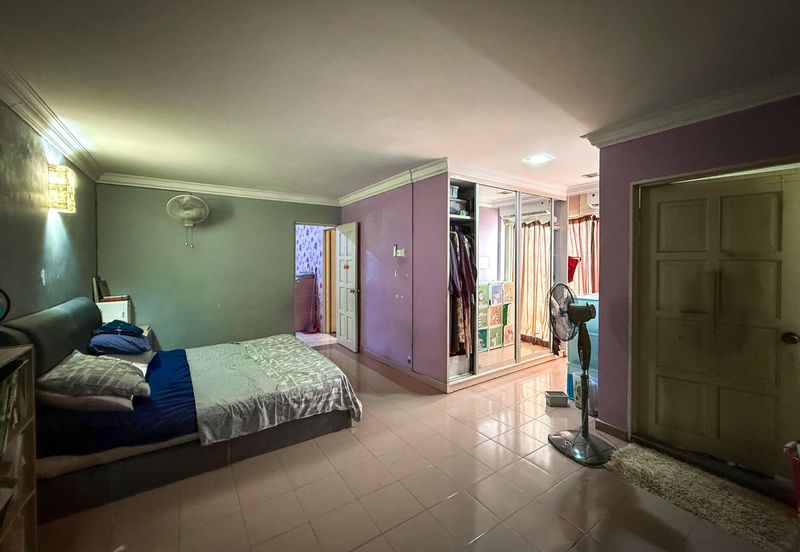 Taman Pinggiran Putra