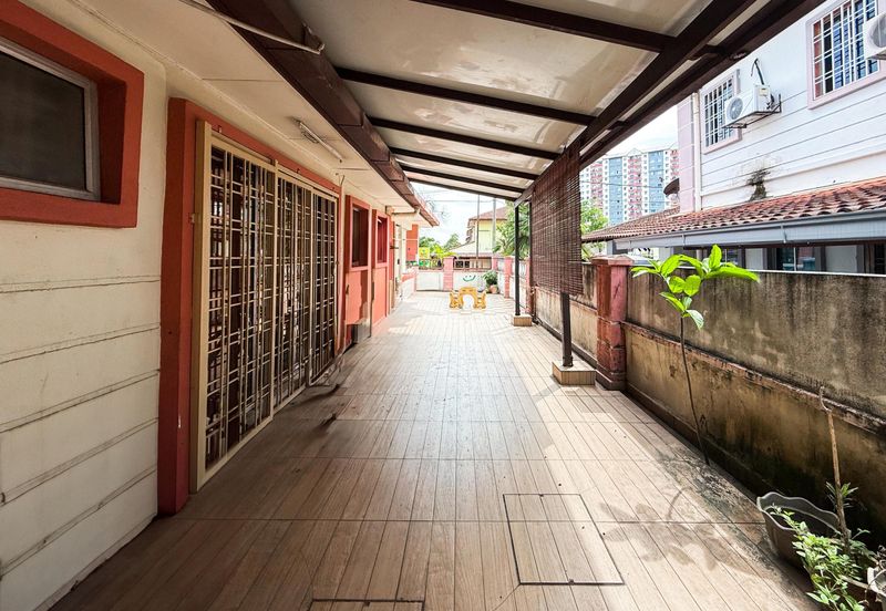 Taman Pinggiran Putra