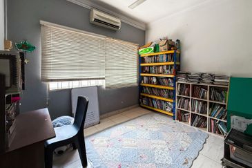 Taman Pinggiran Putra