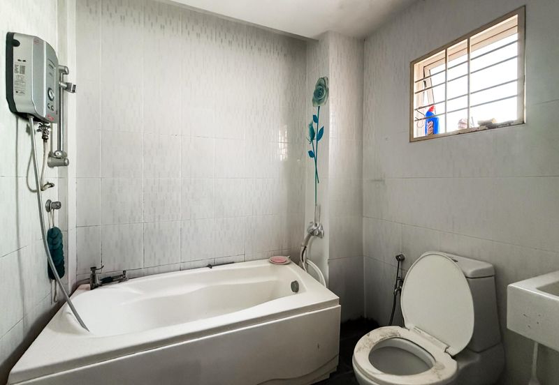 Taman Pinggiran Putra