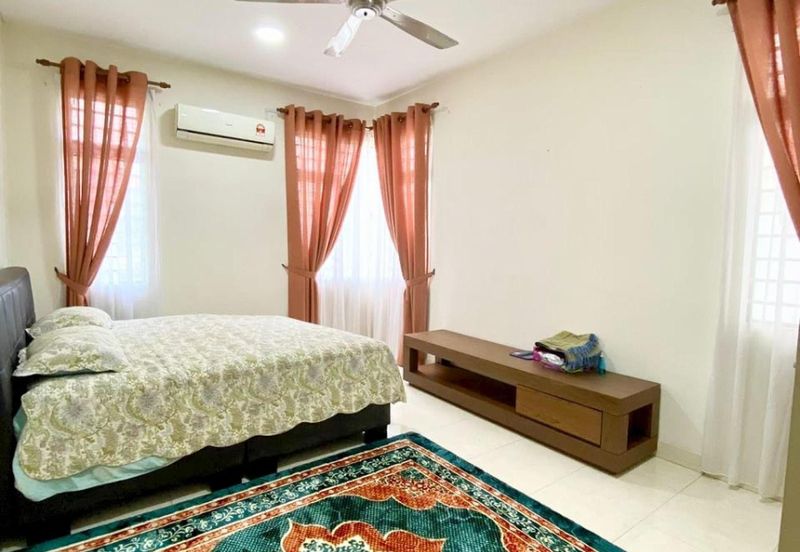 BANDAR ENSTEK (JENTAYU)