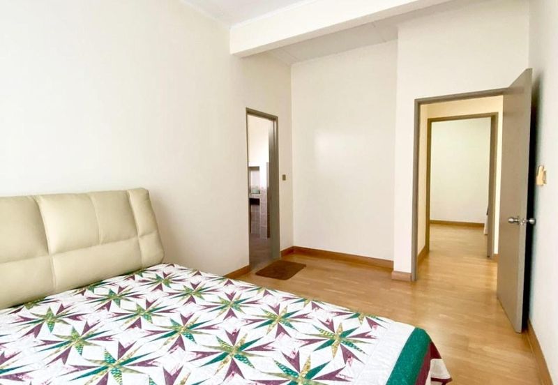 BANDAR ENSTEK (JENTAYU)