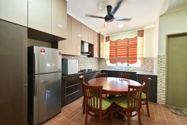 BANDAR ENSTEK (JENTAYU)