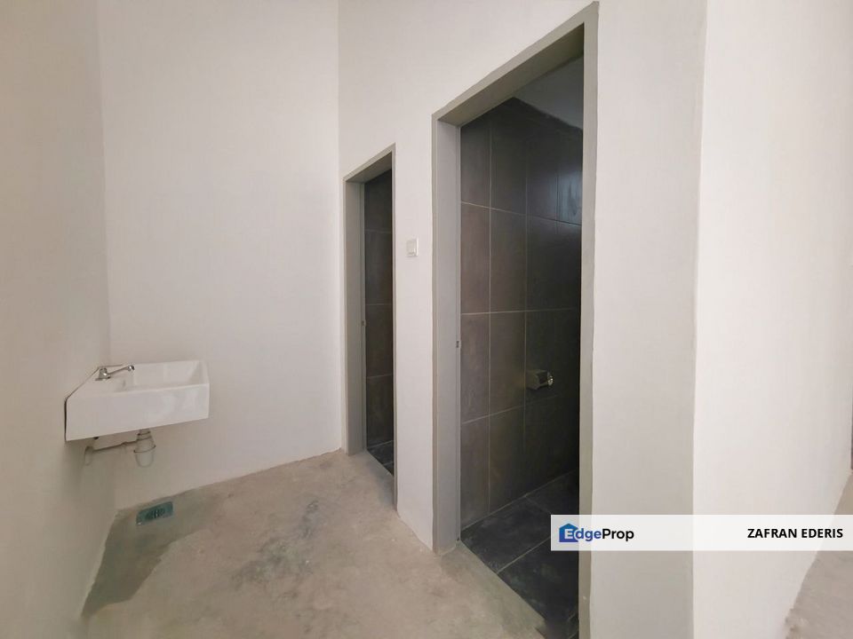 Uni Square Bandar Baru Nilai Shop Lot Ground Floor, Negeri Sembilan, Nilai