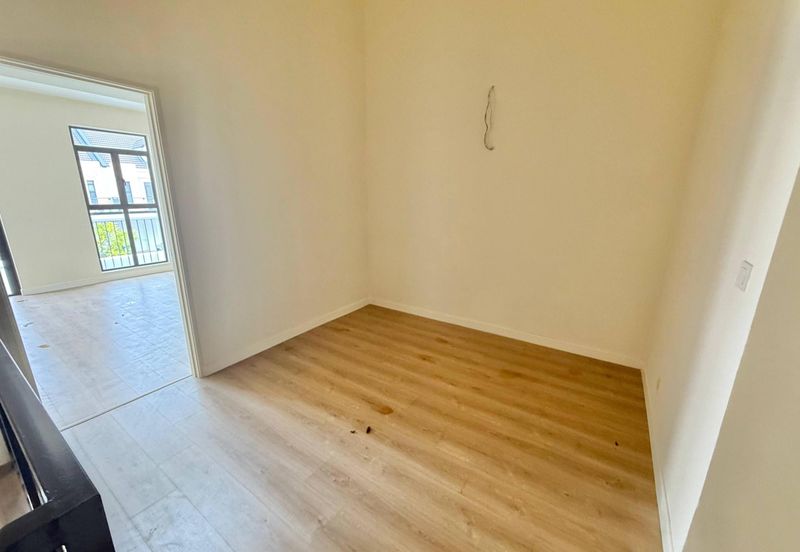 Monet Springtime @ Sunsuria City