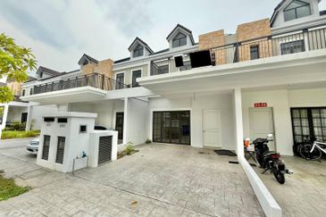 Monet Springtime @ Sunsuria City