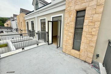 Monet Springtime @ Sunsuria City