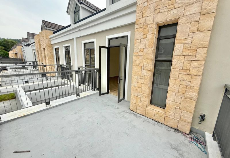 Monet Springtime @ Sunsuria City