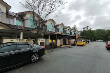 Taman Seroja, Bandar Baru Salak Tinggi