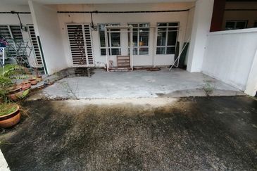 Taman Seroja, Bandar Baru Salak Tinggi