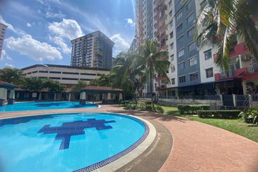 Vista Pinggiran, Taman Pinggiran Putra