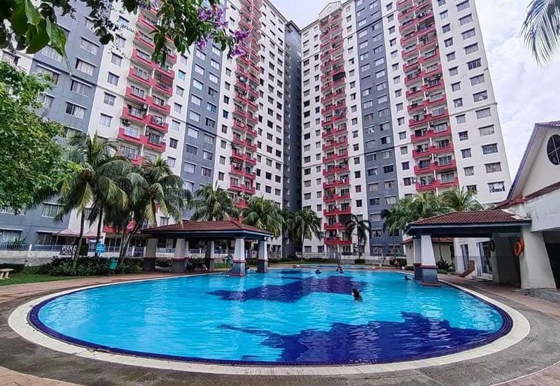 Vista Pinggiran, Taman Pinggiran Putra