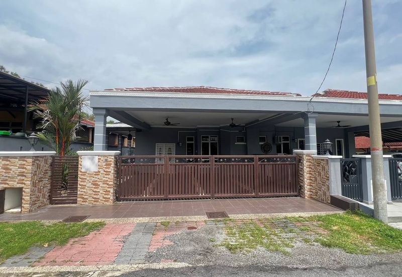 Taman Dahlia, Sepang