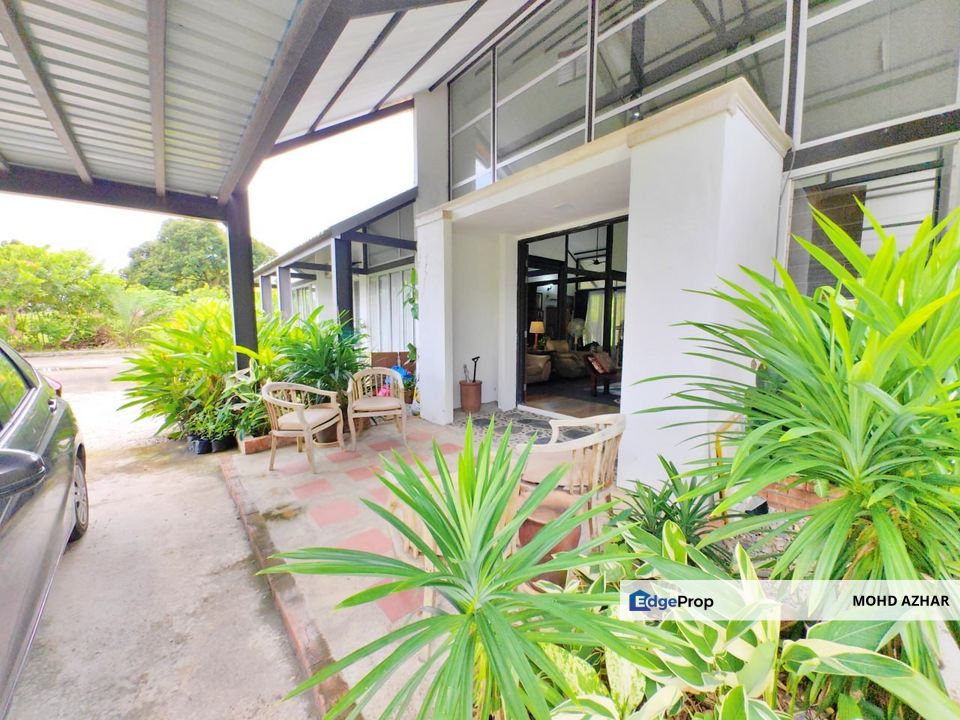1 Storey Lakeside Bungalow With Orchard Land Planters Haven Nilai, Negeri Sembilan, Seremban