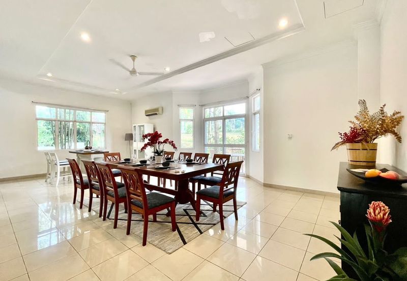 IOI Beverly Row @ IOI Resort City