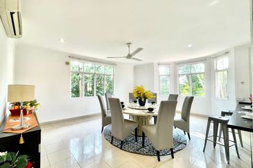 IOI Beverly Row @ IOI Resort City