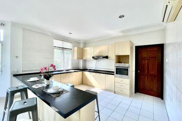 IOI Beverly Row @ IOI Resort City