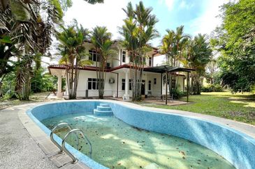 IOI Beverly Row @ IOI Resort City