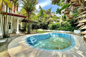 IOI Beverly Row @ IOI Resort City