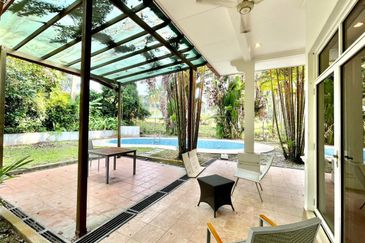 IOI Beverly Row @ IOI Resort City