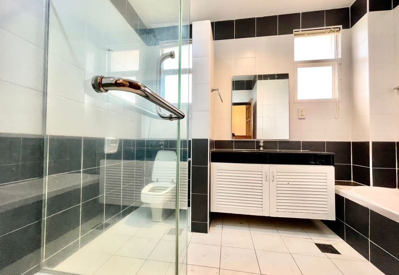 IOI Beverly Row @ IOI Resort City