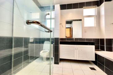 IOI Beverly Row @ IOI Resort City