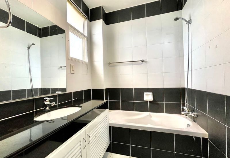 IOI Beverly Row @ IOI Resort City