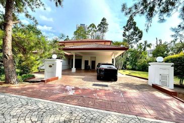 IOI Beverly Row @ IOI Resort City