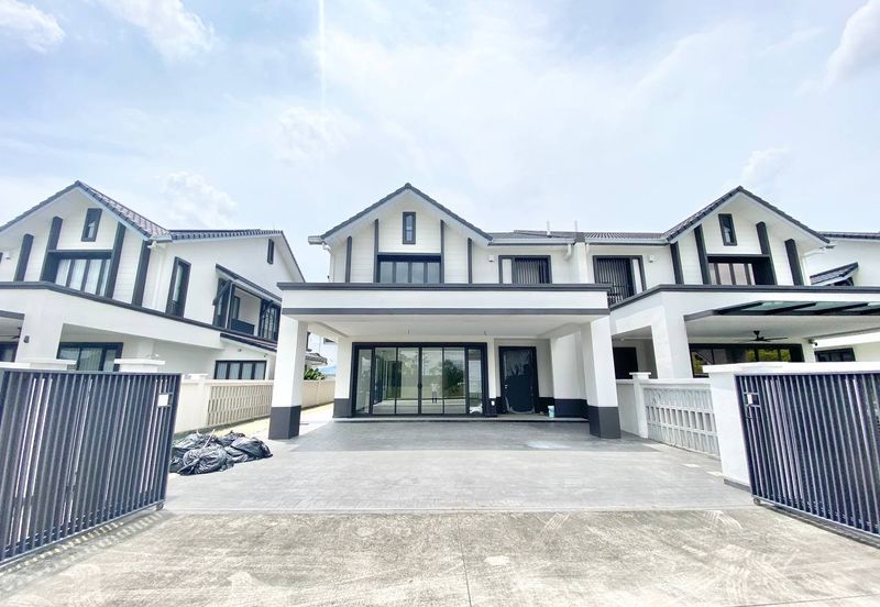 Hevea Elmina Gardens