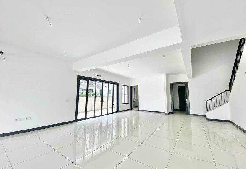 Hevea Elmina Gardens