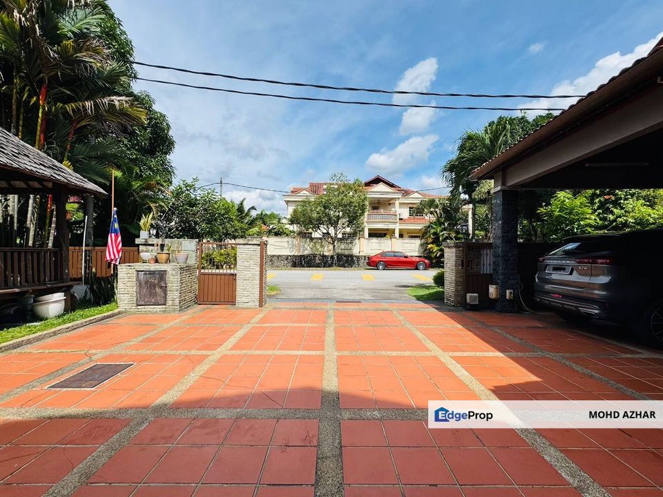 2 Storey Semi D Taman Ukay Perdana Ampang, Selangor, Ampang