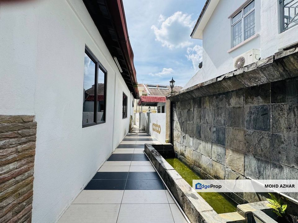 2 Storey Semi D Taman Ukay Perdana Ampang, Selangor, Ampang