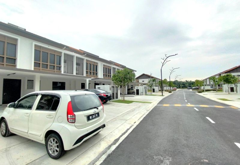 Setia Warisan Tropika (Belladonna)