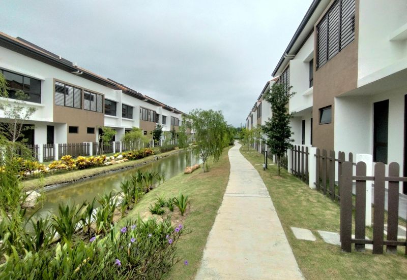 Setia Warisan Tropika (Belladonna)