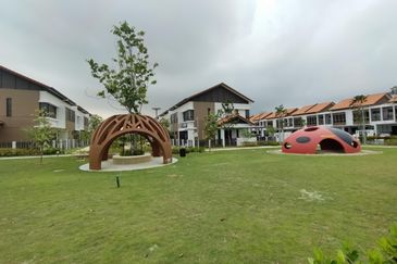 Setia Warisan Tropika (Belladonna)