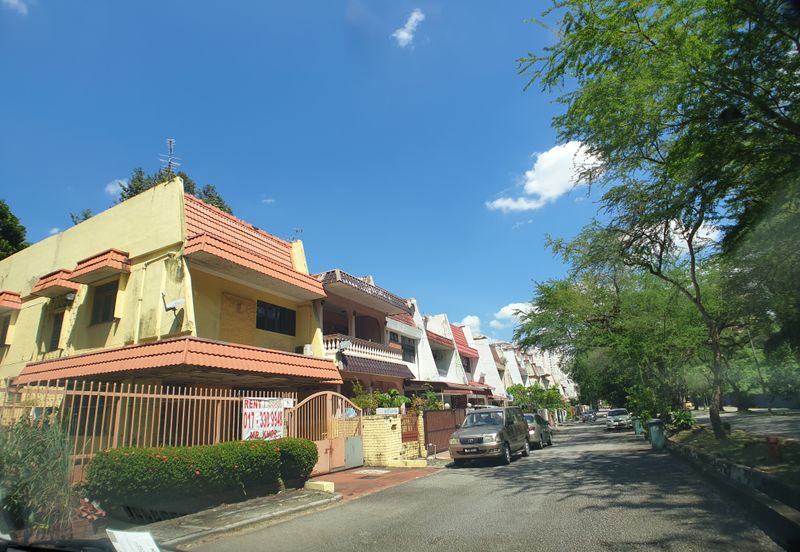Jalan Desa Utama